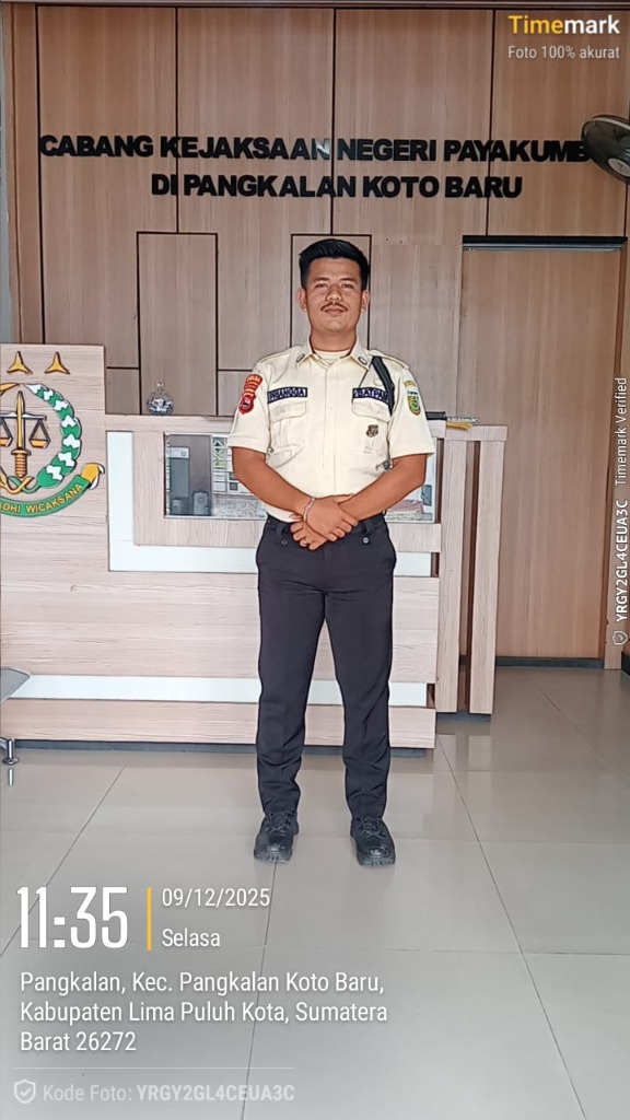 Satpam Bertugas di Pangkalan Koto Baru